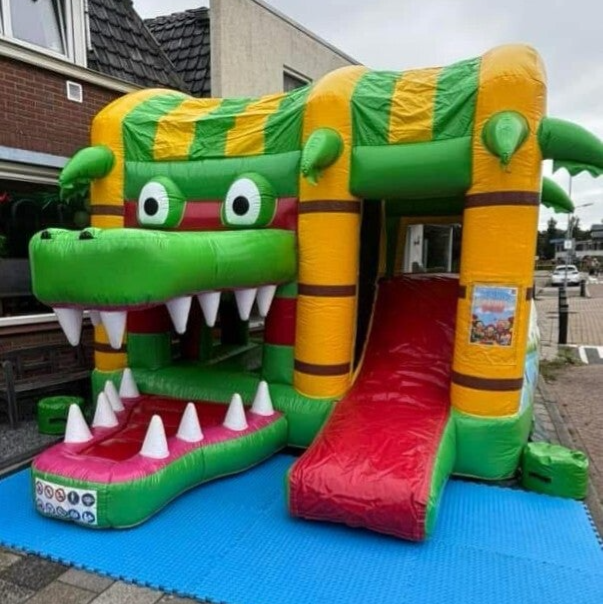 Groen springkussen Krokodil met jungle-thema